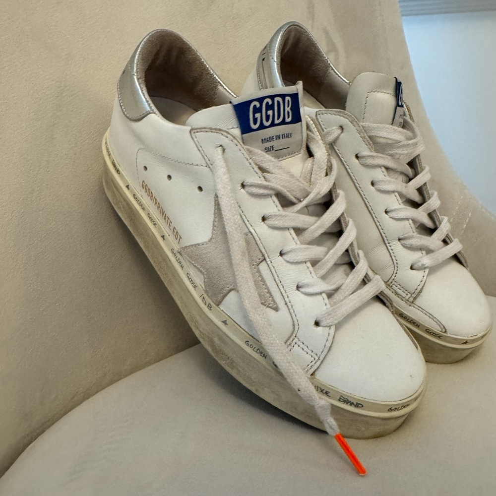 Platform golden goose